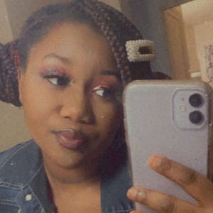 Meet your Posher, Delia